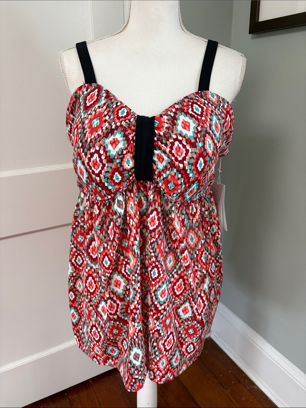 NWT Perona Red Geo-Print Swim Tankini Top with Black Straps Size 22